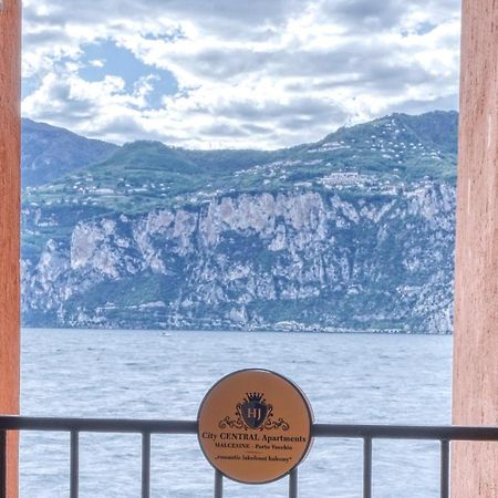 City Central Apartment Romantic Lakefront Balcony - Malcesine - Porto Vecchio 11 ภายนอก รูปภาพ