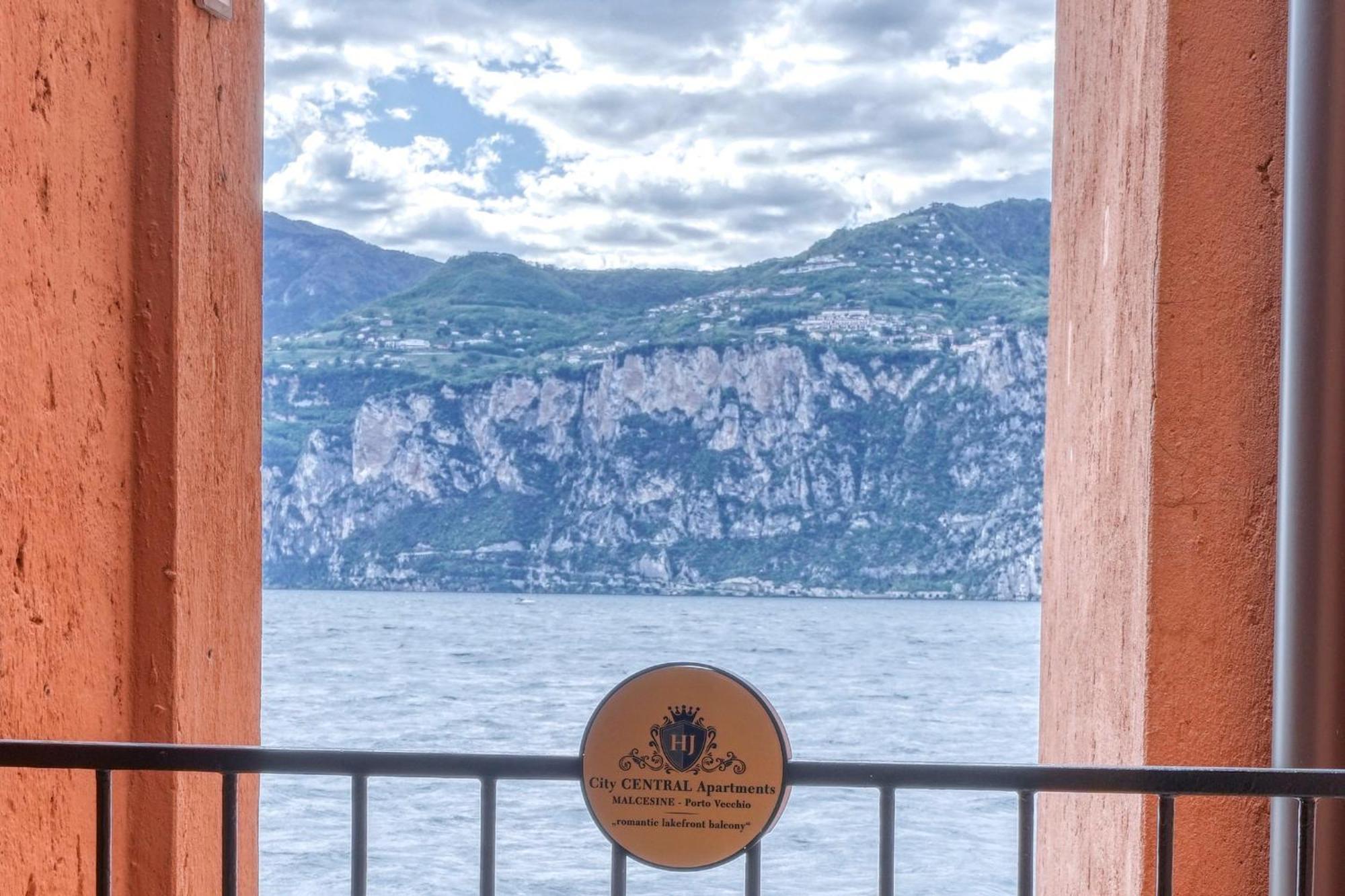 City Central Apartment Romantic Lakefront Balcony - Malcesine - Porto Vecchio 11 ภายนอก รูปภาพ