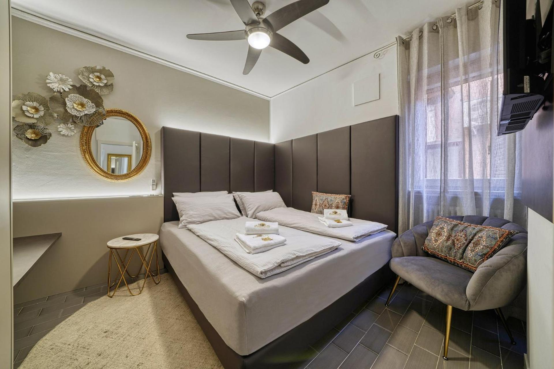 City Central Apartment Romantic Lakefront Balcony - Malcesine - Porto Vecchio 11 ภายนอก รูปภาพ