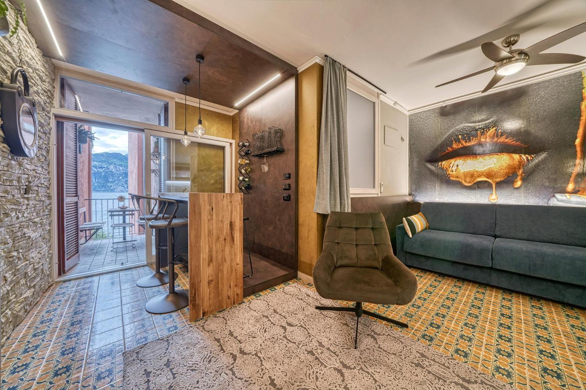 City Central Apartment Romantic Lakefront Balcony - Malcesine - Porto Vecchio 11 ภายนอก รูปภาพ